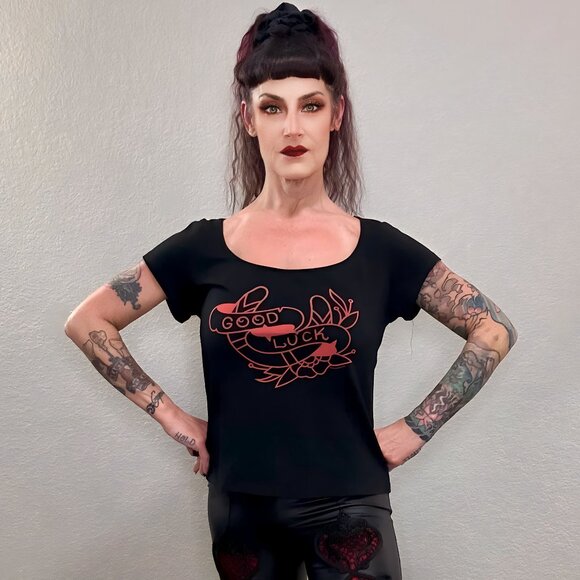 Sourpuss Black Red "Good Luck" Tee Open Back Rockabilly Punk Metal Vegas XXL - Picture 1 of 9